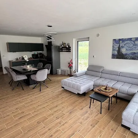 Amulet - Spacious 3br Near Cave Postojna